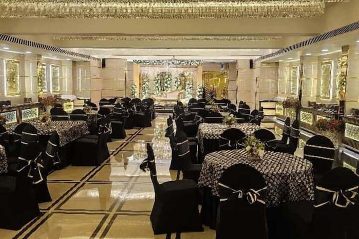 Ballroom/Hall 27 of 30