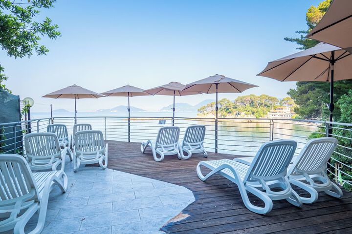 Sundeck 235 of 241