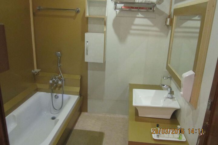 Room 18 of 36