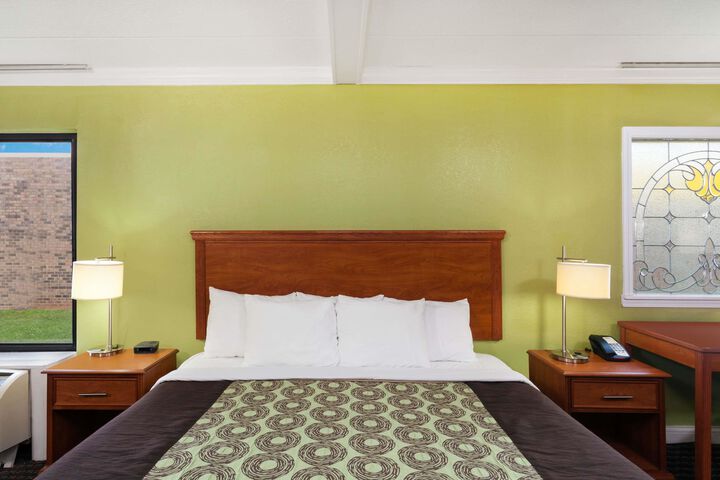 Room 10 of 35