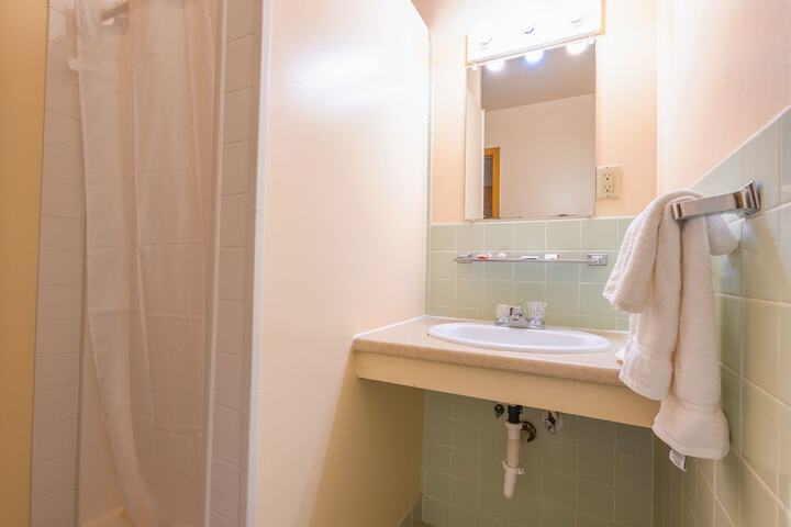 Family 2 Queen Beds Kitchenette (1 of 18)