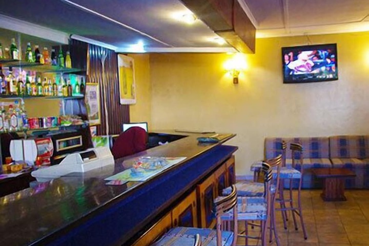 Lounge 18 of 22