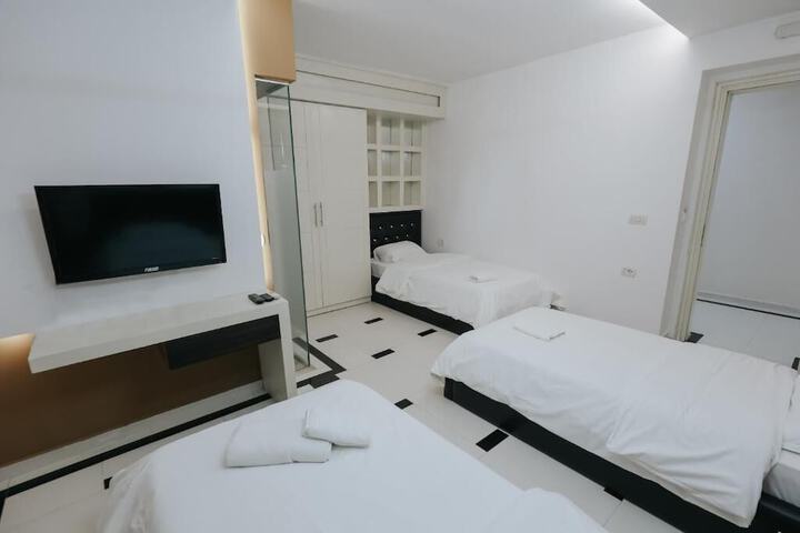 Room 18 of 86