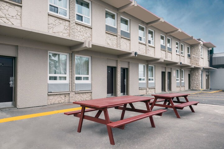 Property Grounds 52 of 55