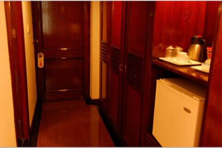 Room 12 of 28