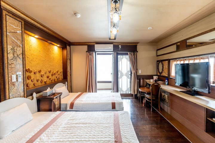 Room 17 of 75