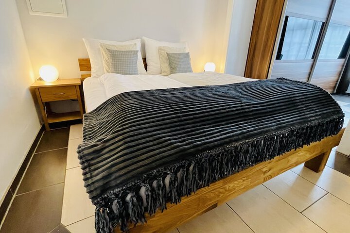 Room 8 of 52