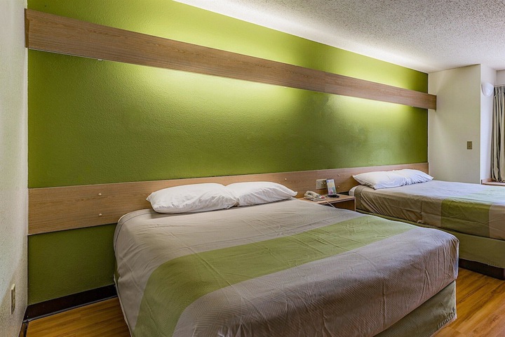 Room 21 of 33