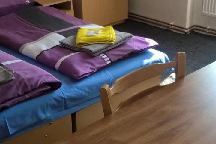 Room 6 of 19