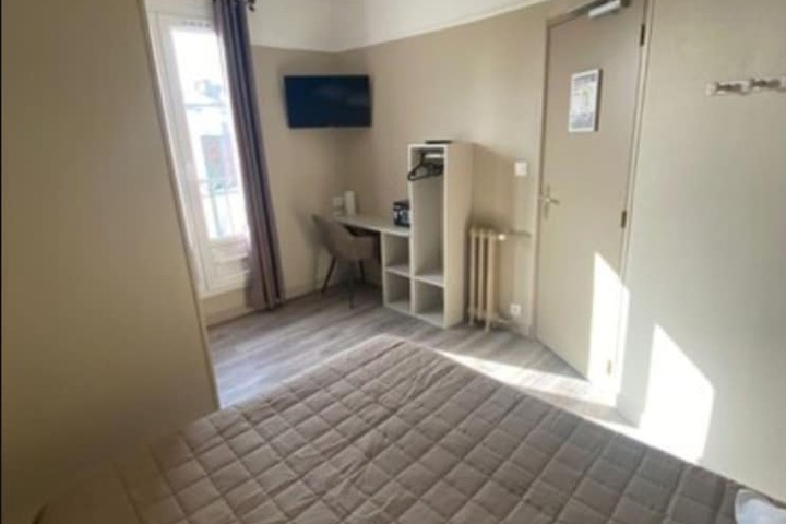 Room 11 of 17