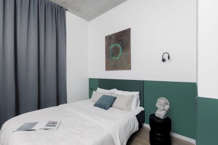 Room 5 of 28