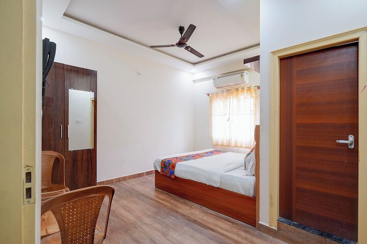 Room 7 of 27