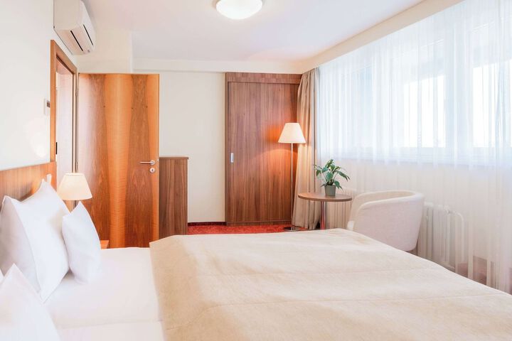 Room 22 of 84