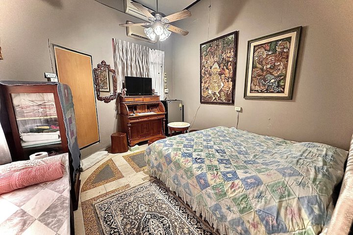 Room 25 of 39