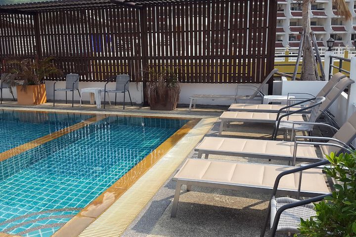 Hotel Pool