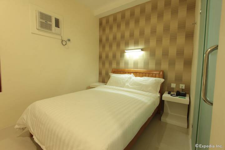 Room 17 of 52