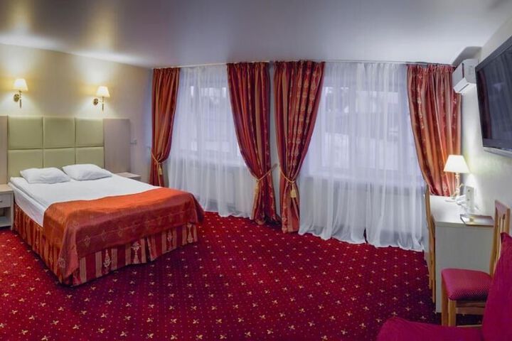 Room 12 of 32