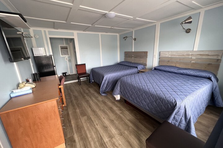 Room 9 of 82