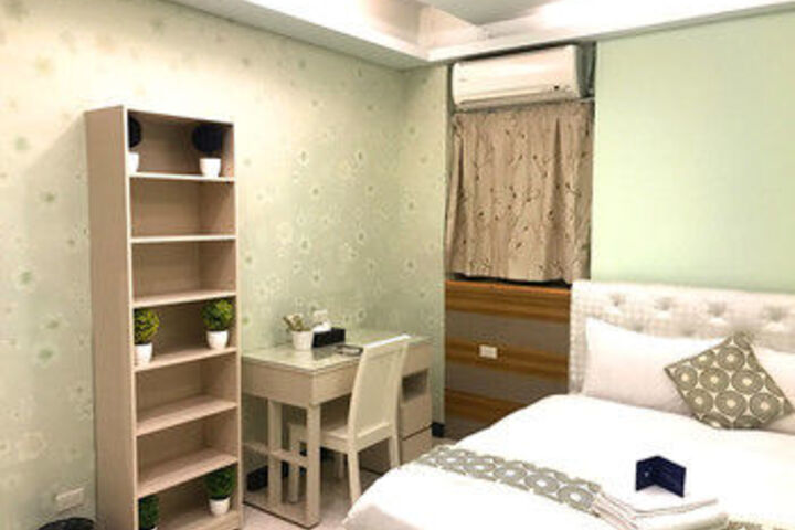 Room 14 of 23