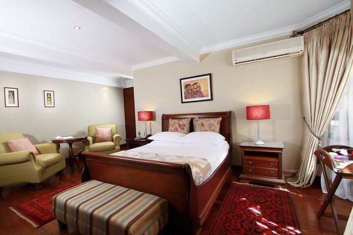 Room 4 of 19