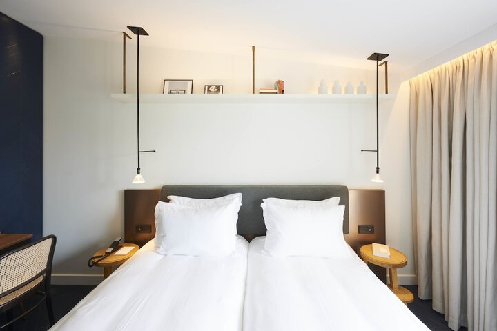 Room 14 of 52