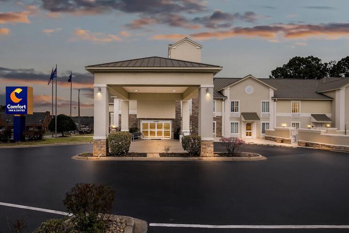 Hotel 74 of 77