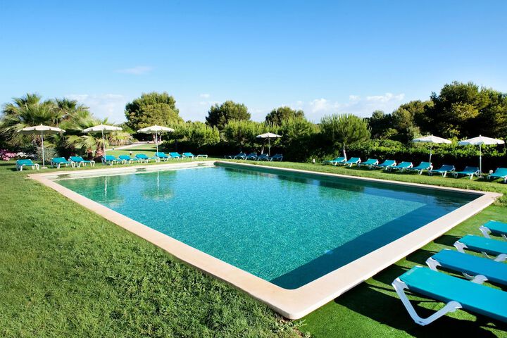 Pools & Facilities