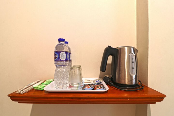 Room 11 of 25