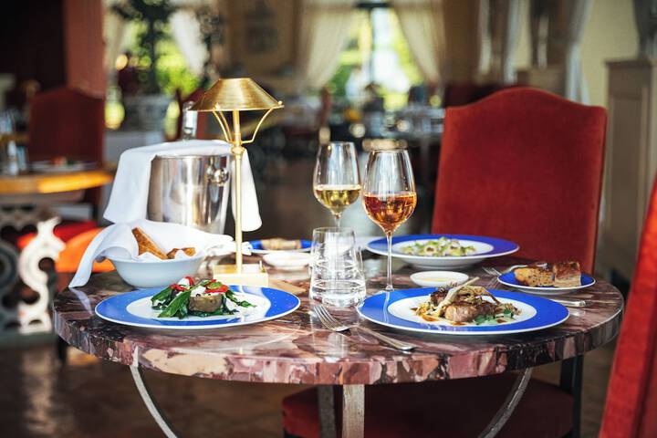 Dining 74 of 108