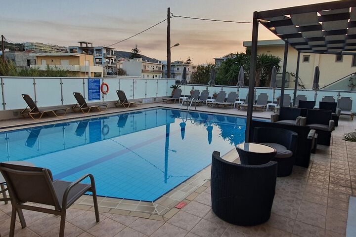 Pool 59 of 95