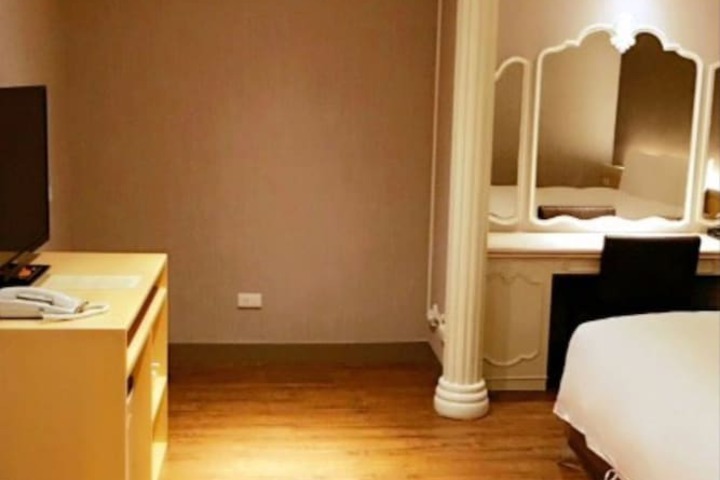 Room 7 of 50