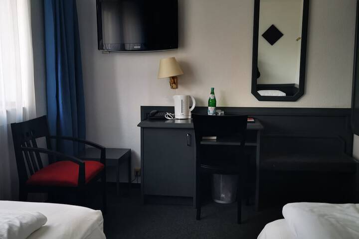 Room 14 of 27