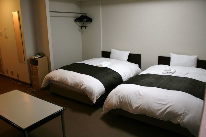 Room 3 of 62