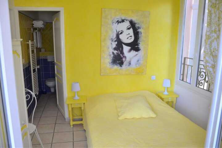 Room 16 of 50