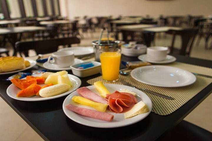Breakfast/Coffee Service 28 of 35