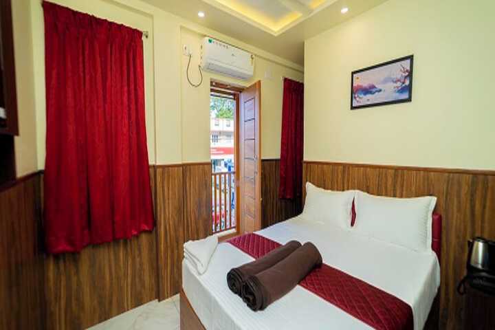 Room 3 of 20
