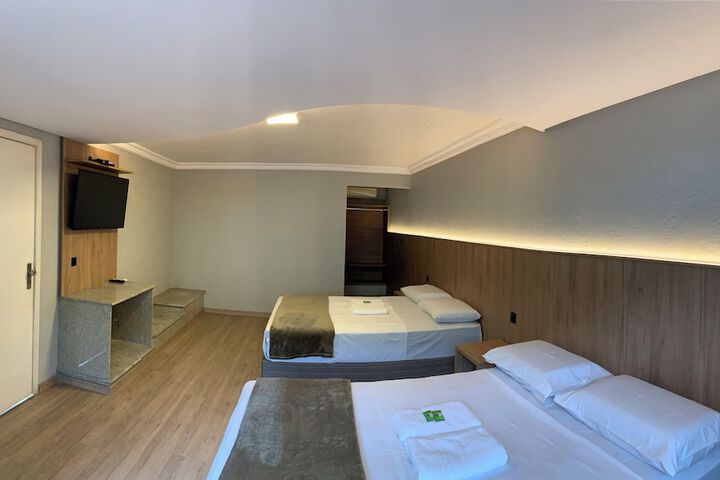 Room 8 of 30