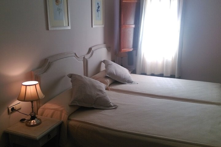 Room 4 of 73