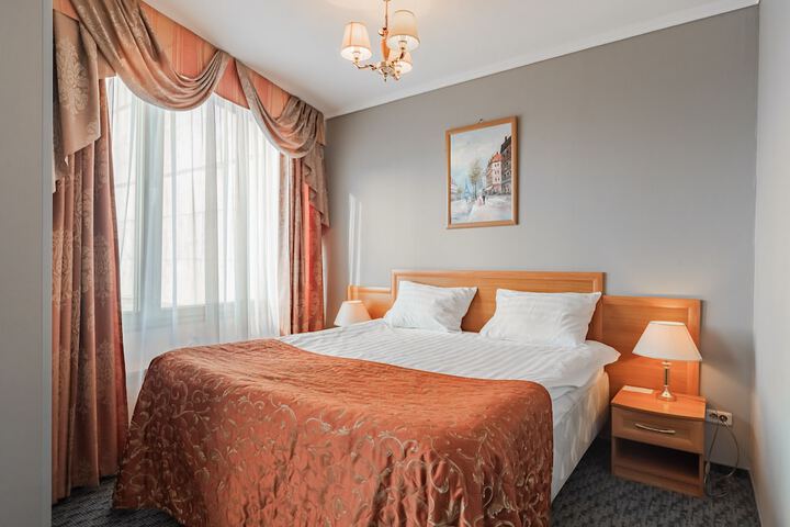 Room 15 of 49