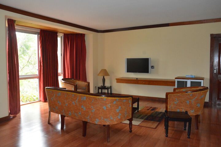 Room 13 of 48