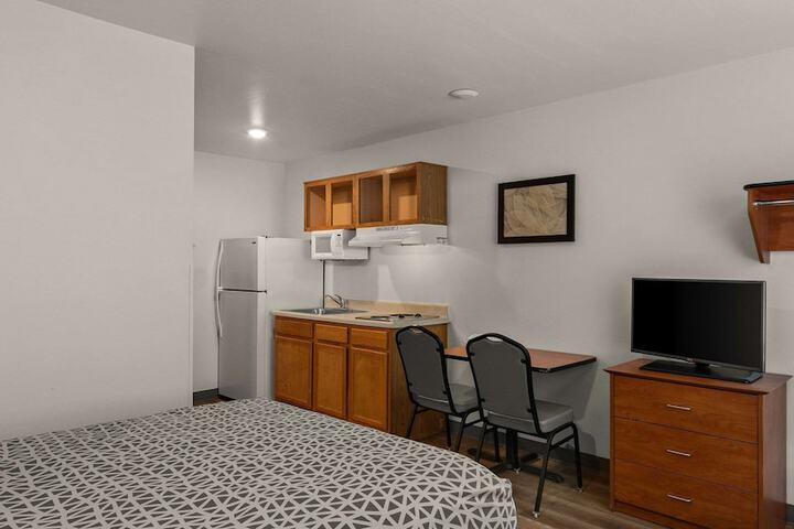 Suite Queen Bed (7 of 10)
