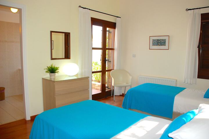 Room 6 of 29