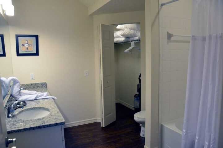 Room 14 of 34