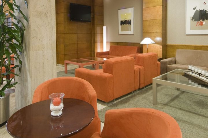 Entrance & Lobby