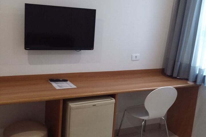 Room 13 of 72