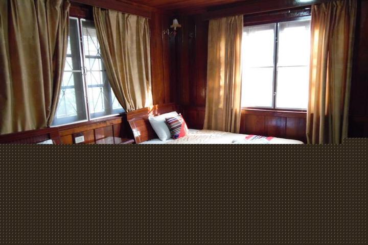 Room 3 of 6