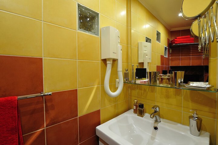 Room 600 of 648