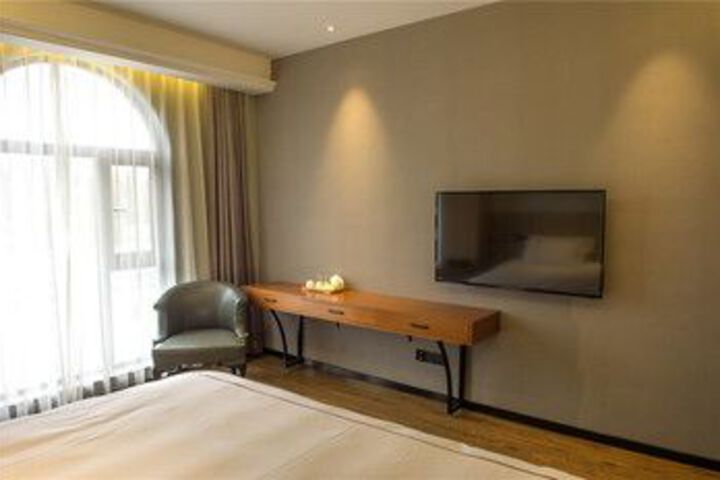 Room 52 of 94