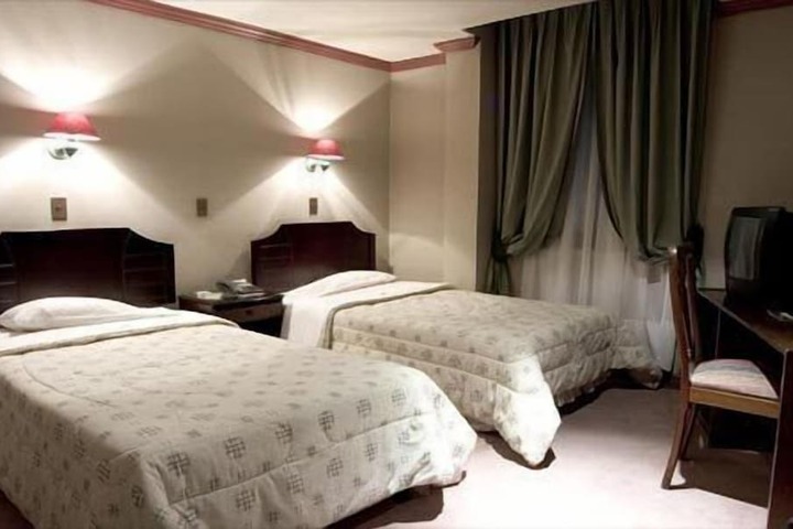 Room 6 of 14