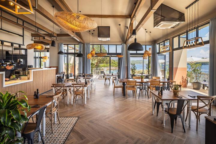 Dining Photos
